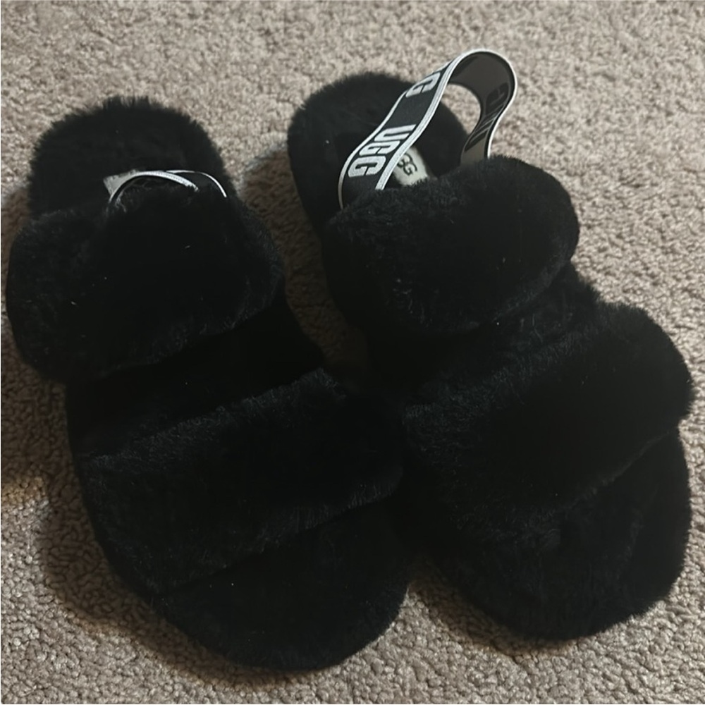 Uggs slippers size 9